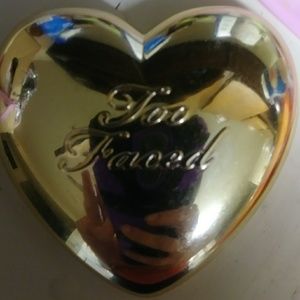 Too faced gold heart highlighter